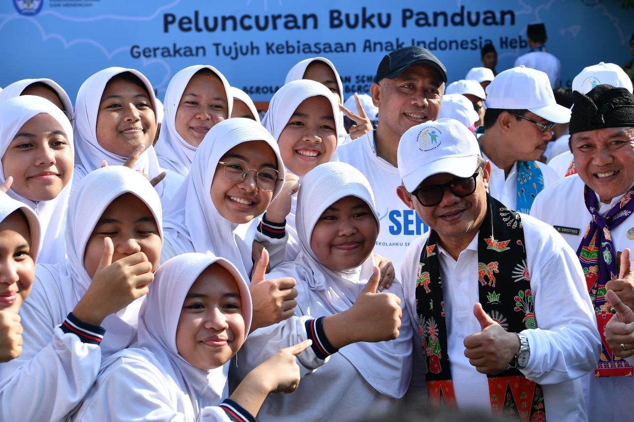 Mendikdasmen Luncurkan Buku Panduan Gerakan 7 KAIH: Generasi Berkarakter Menuju Indonesia Emas 2045