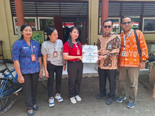 Kemendikdasmen Berikan Bantuan Sarana dan Prasarana ke Sekolah Terdampak Banjir di Bali